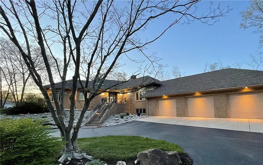 930 S Country Club Rd