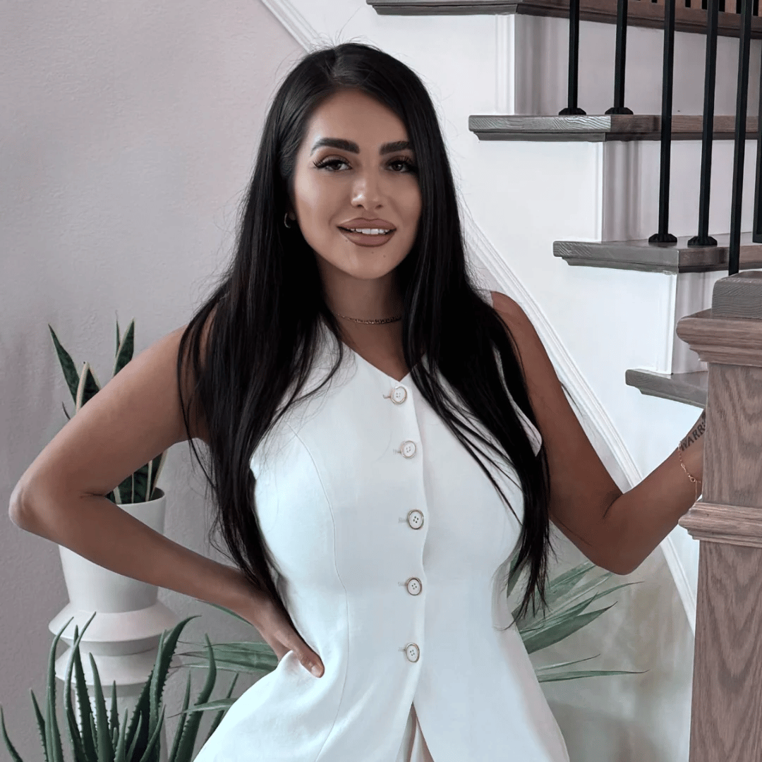 Mariana Lara Dallas, TX Real Estate Agent Headshot