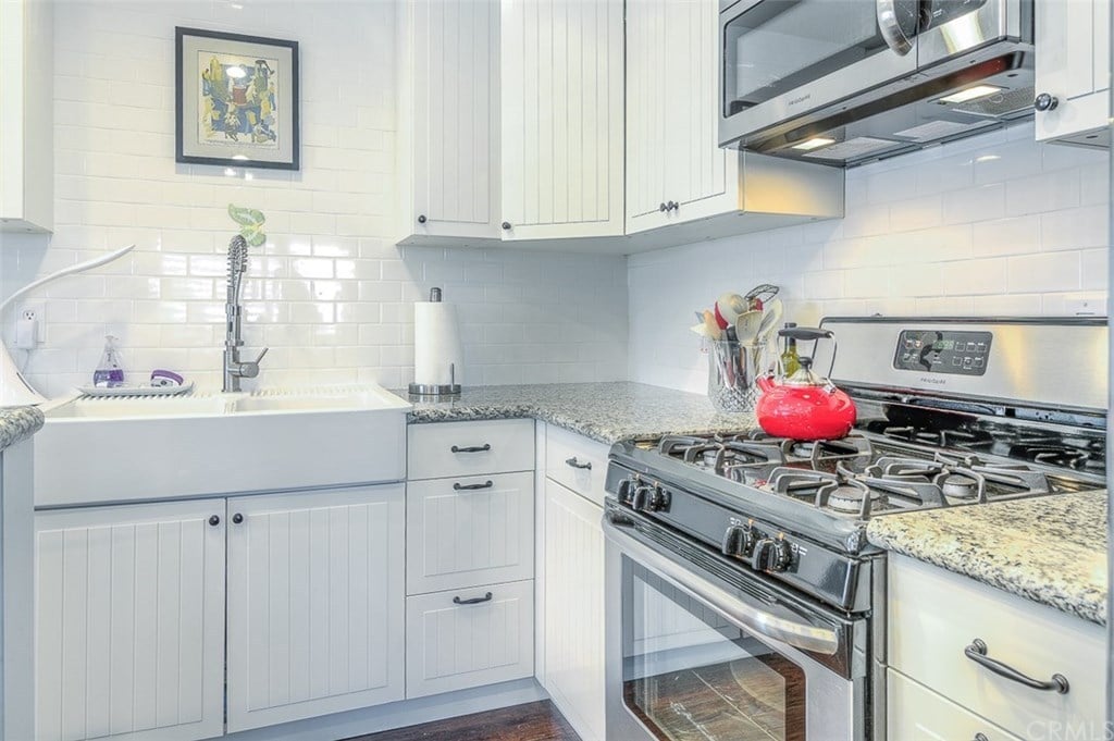 3221 Nebraska Pl
