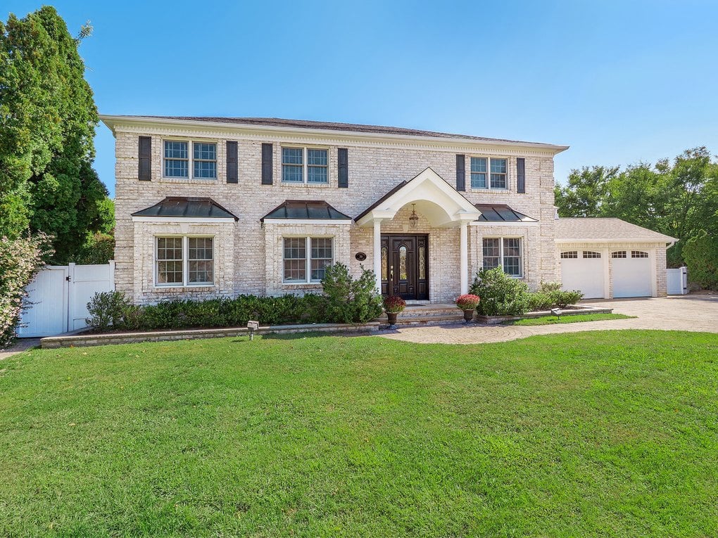 Luxury Home In Nassau County