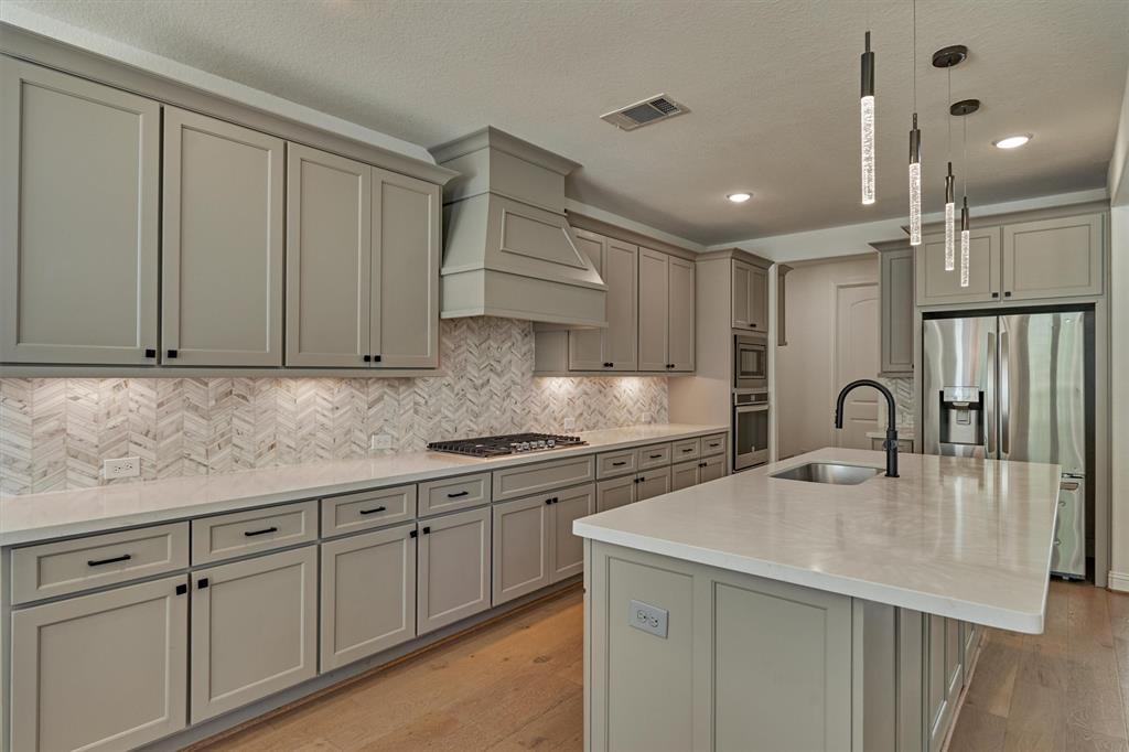 44 Venetia Grove Dr
