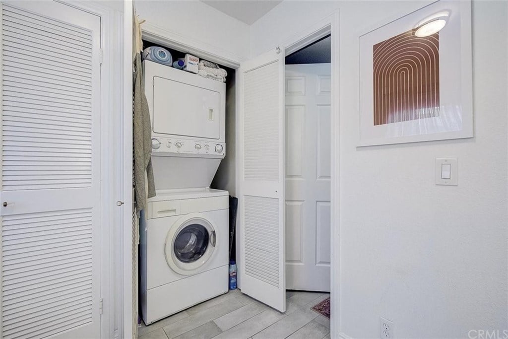 5743 Monte Vista St, Unit 6