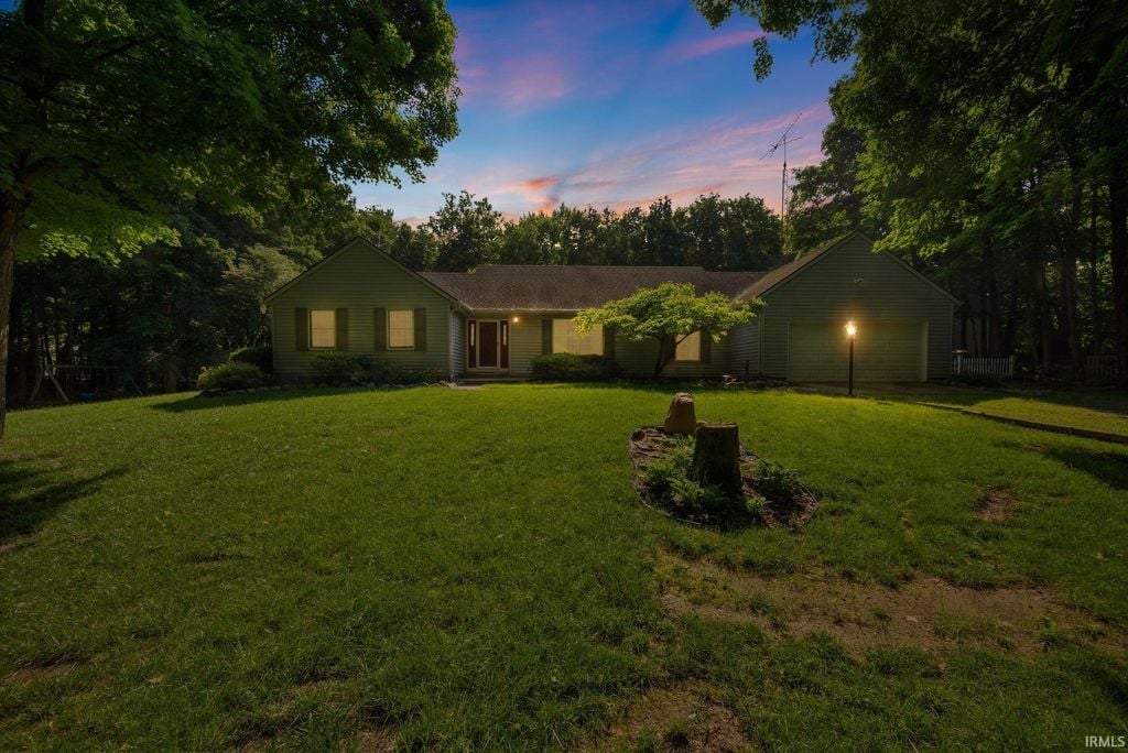 3700 Cass Ln