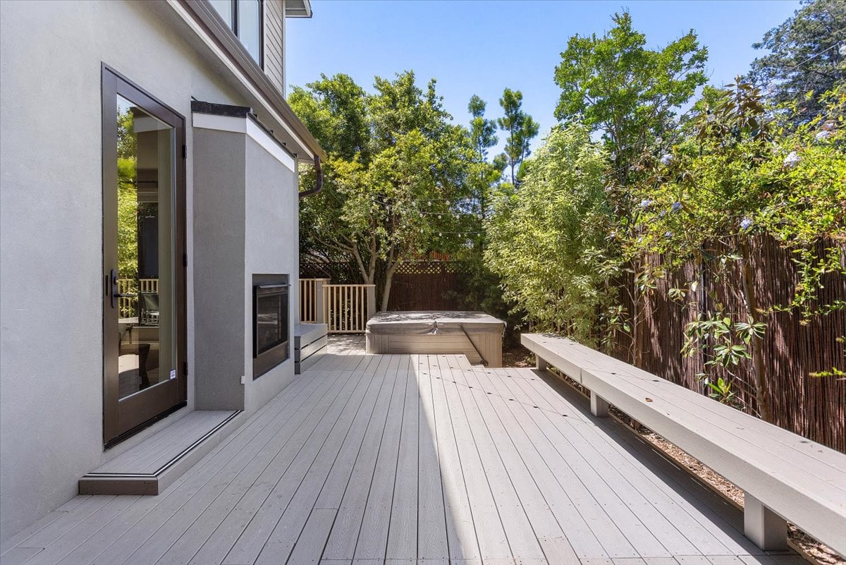 1002 Middle Avenue