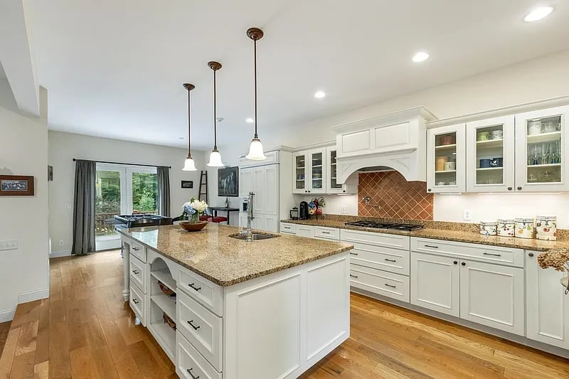 4 Pine Mill Dr
