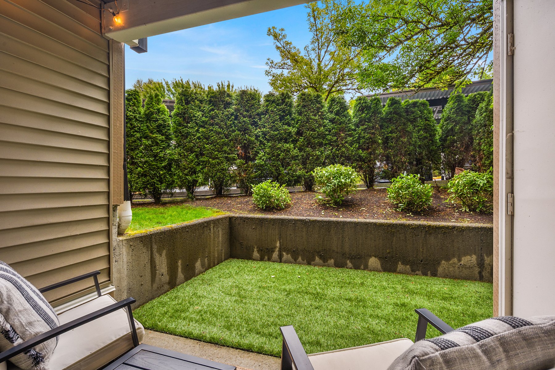 215 9th Street Unit: D102