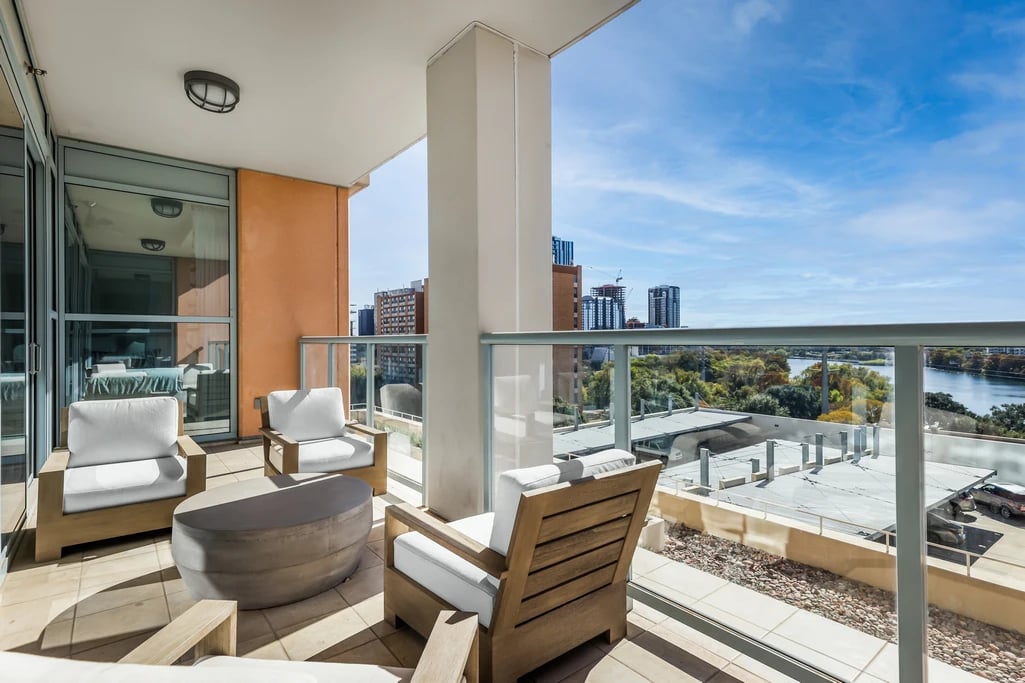 98 San Jacinto Blvd, #709