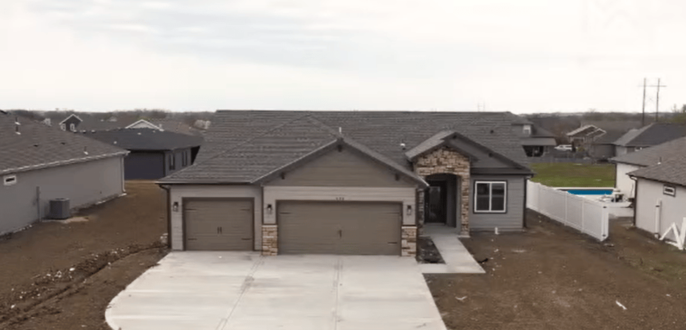 8009 SW 26th Ter Topeka KS