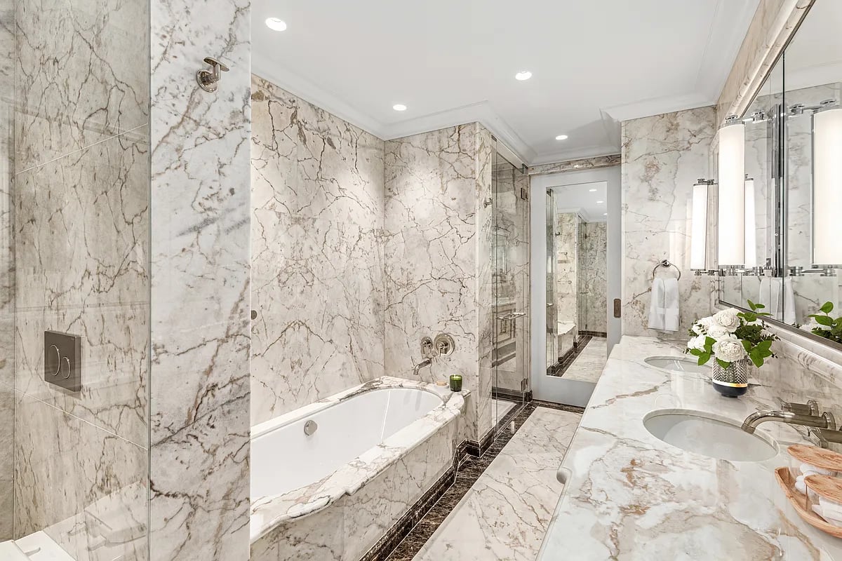 27 East 79th Street, 9/10