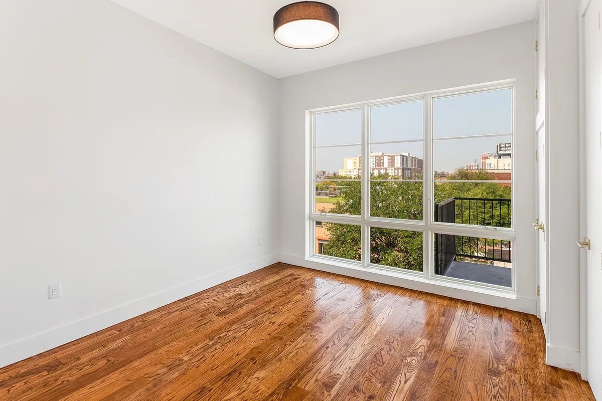 133 Brown Place 402