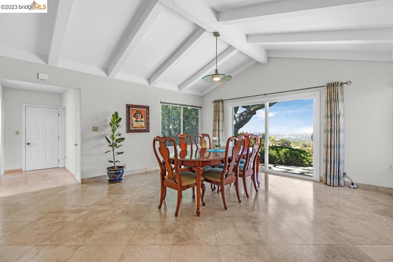 1210 Via Gabarda Way