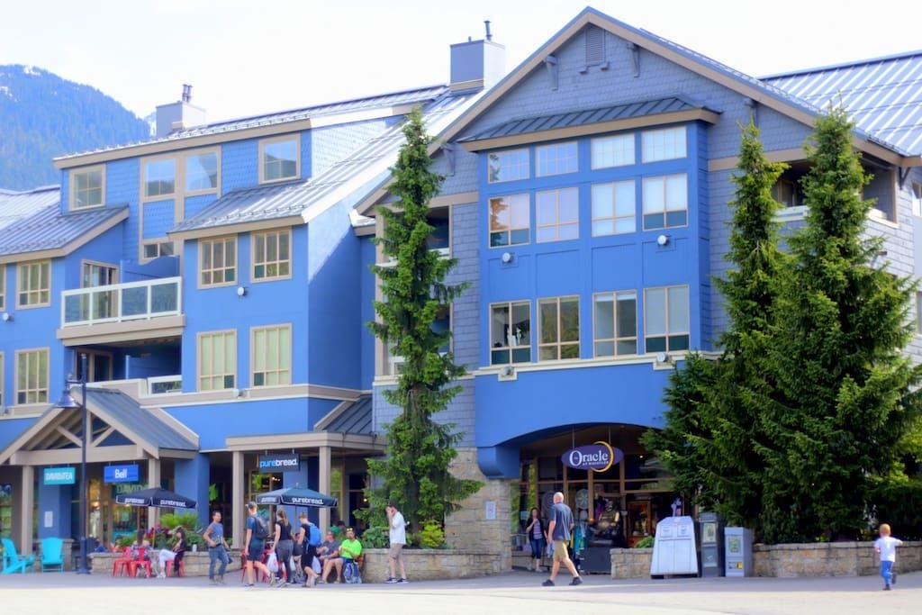 210-4338 Main St