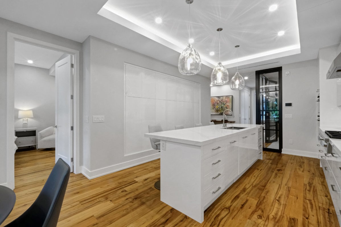 105-1 Fifth Ave