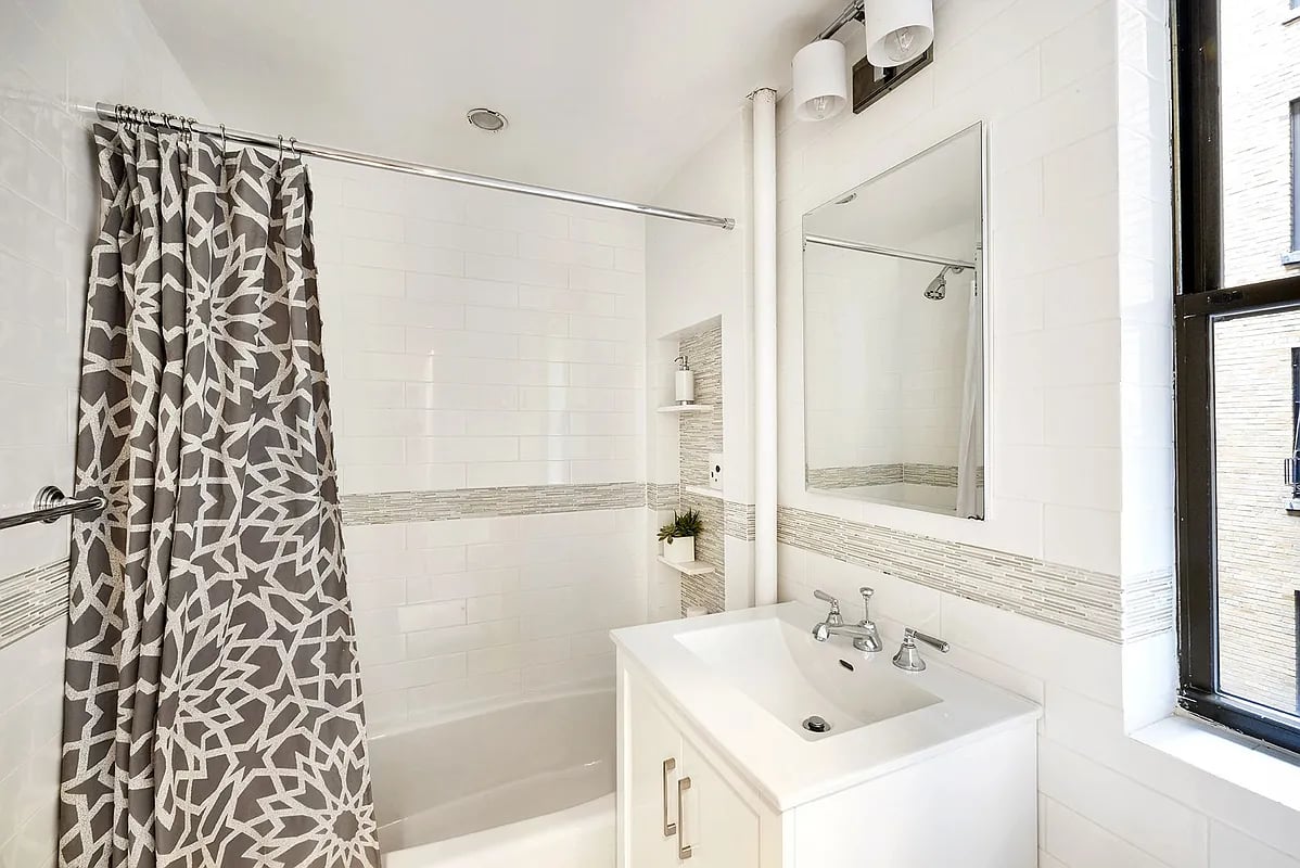 124 East 84th St, #2D