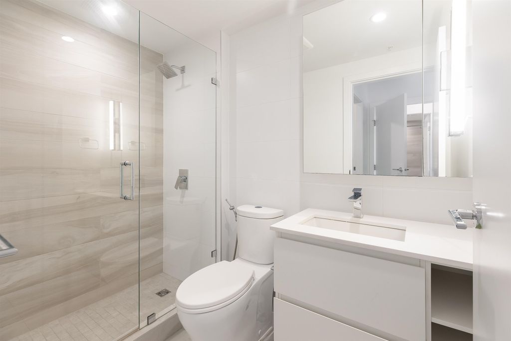 13615 Fraser Hwy, #2810