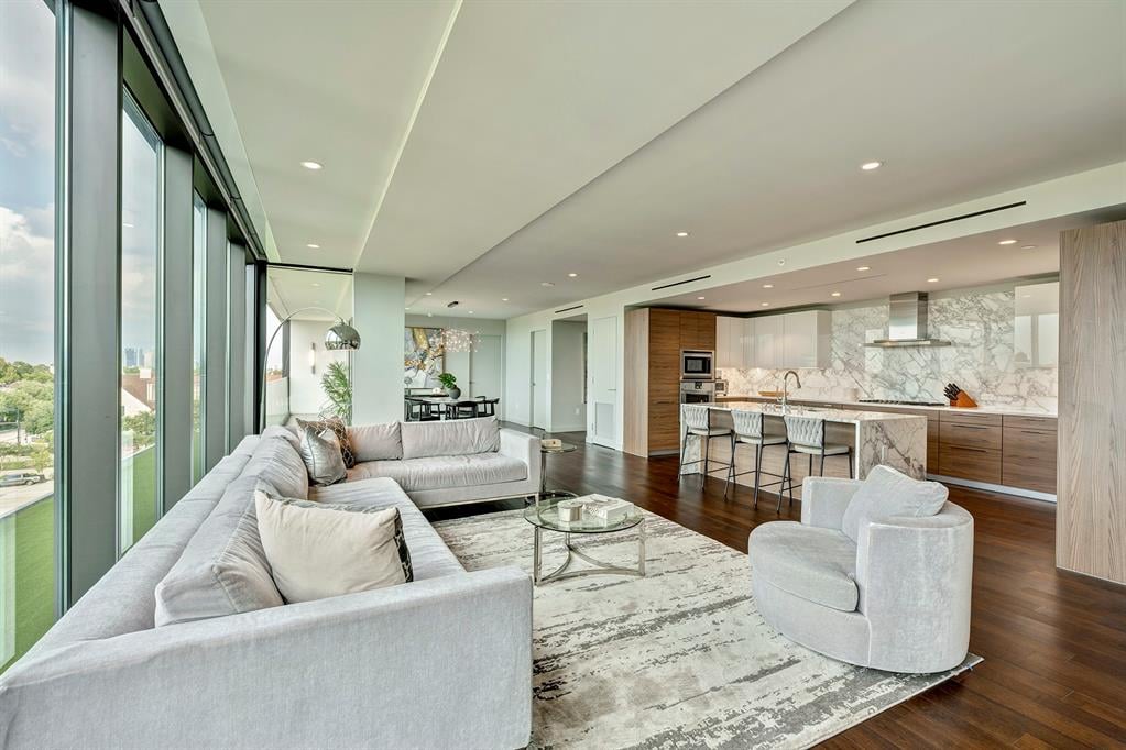 3433 Westheimer Rd, #503