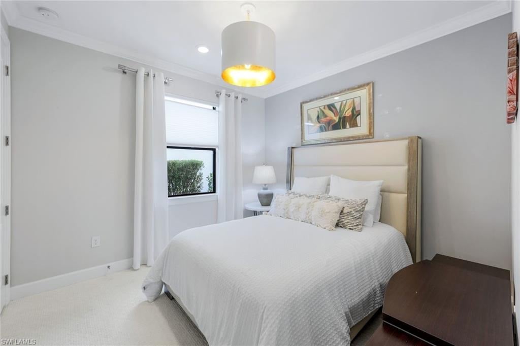 19009 Aqua Shore Dr