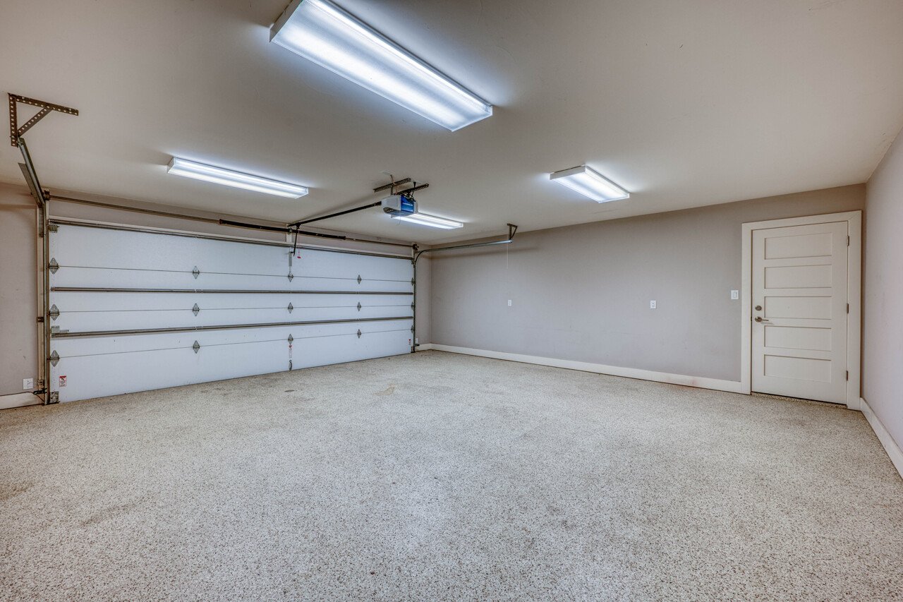 1704 Bluebonnet Lane
