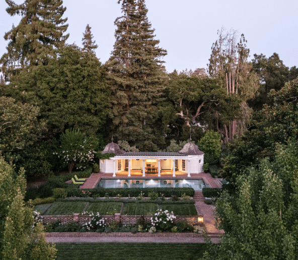 Gorgeous traditional heirloom estate in Lindenwood CA 