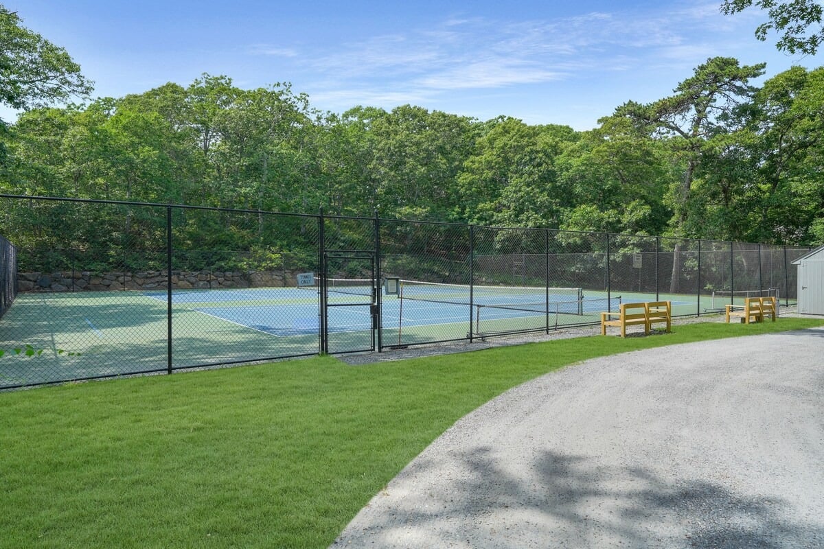 Oak Bluffs Renovated Retreat