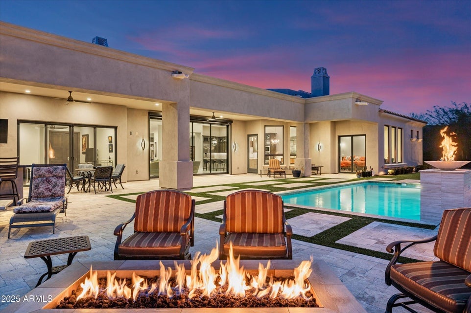 11821 N Sunset Vista Drive