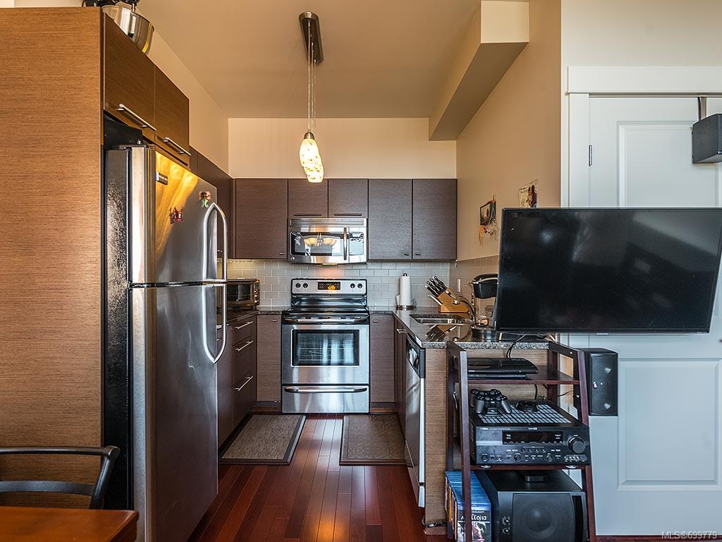 408-1315 Esquimalt Rd