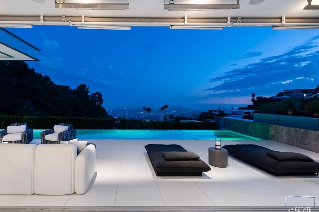 Velvet House