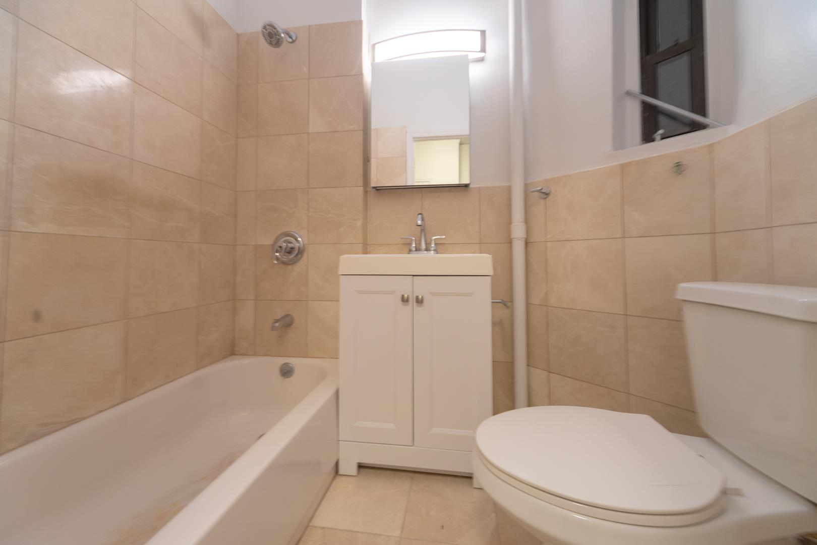 210 East 38th Street, Apt 5-B