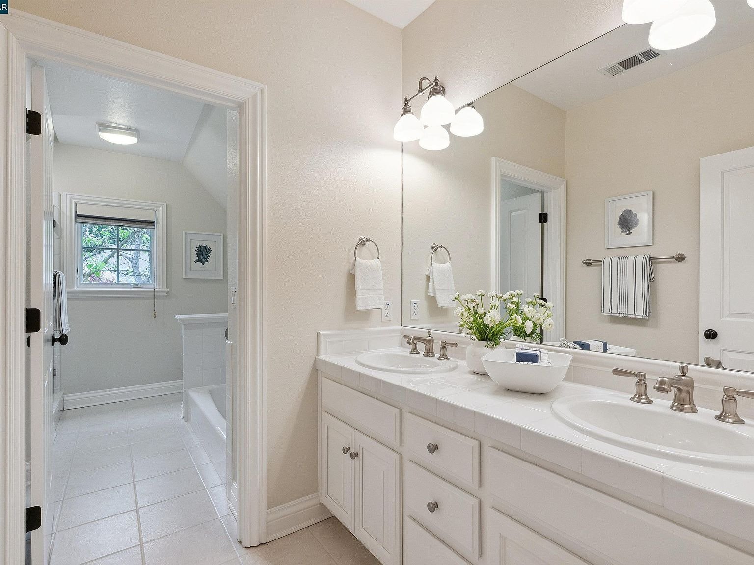 56 Hidden Oaks Dr