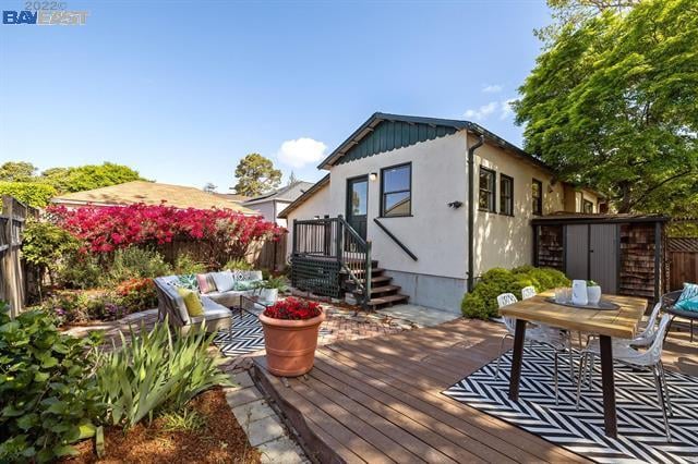 Split-Level Vintage with Lush Yards in Fernside (Christmas Tree Lane)