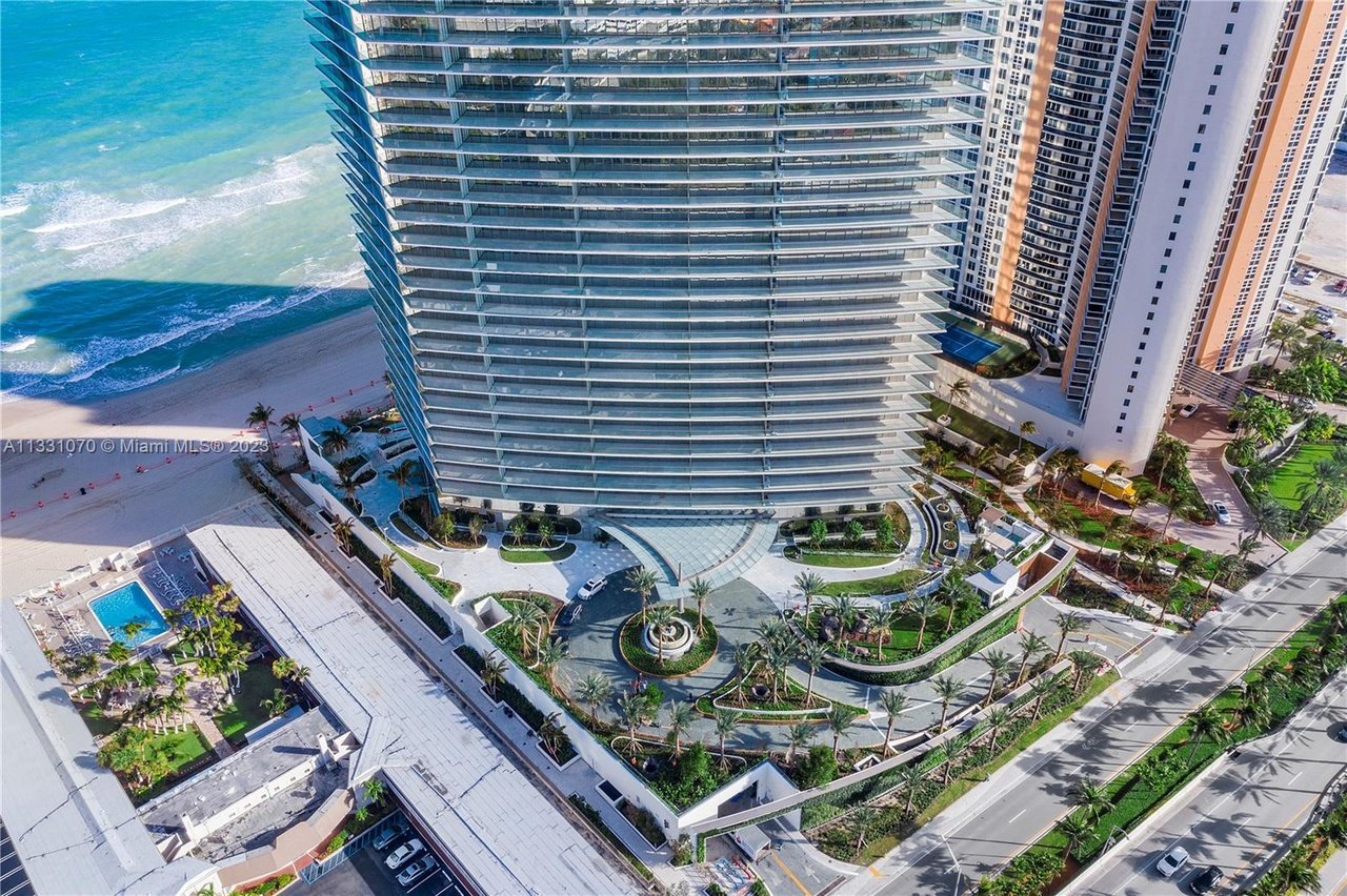18975 Collins Ave #3903