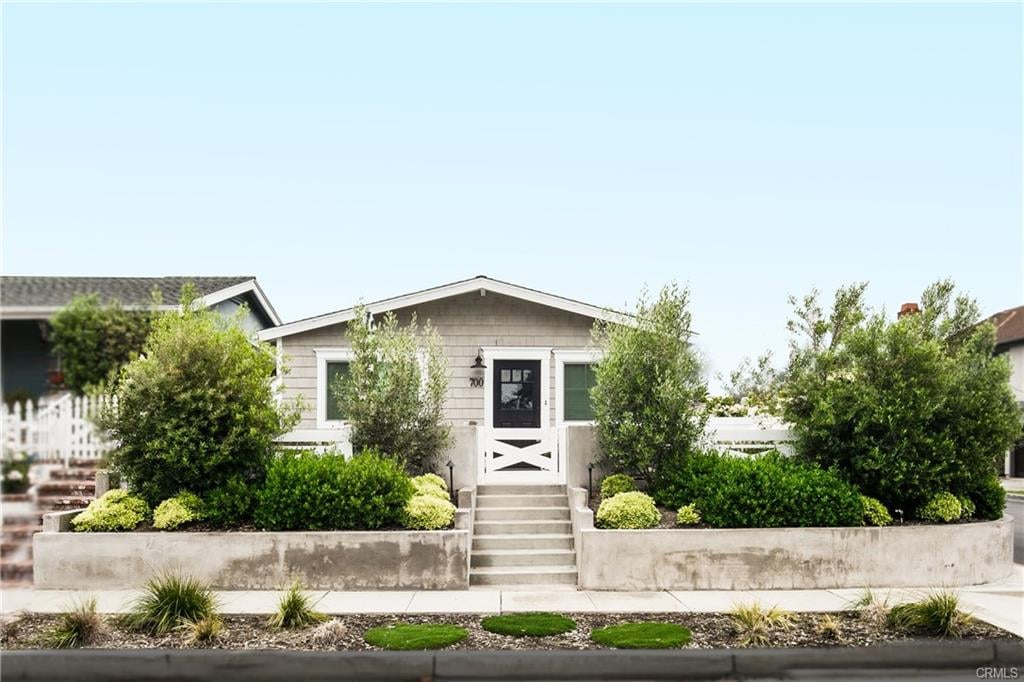 700 Jasmine Ave