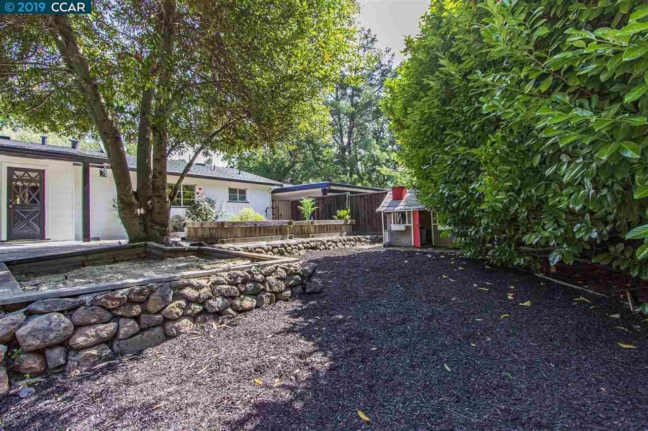 1061 Glen Ct