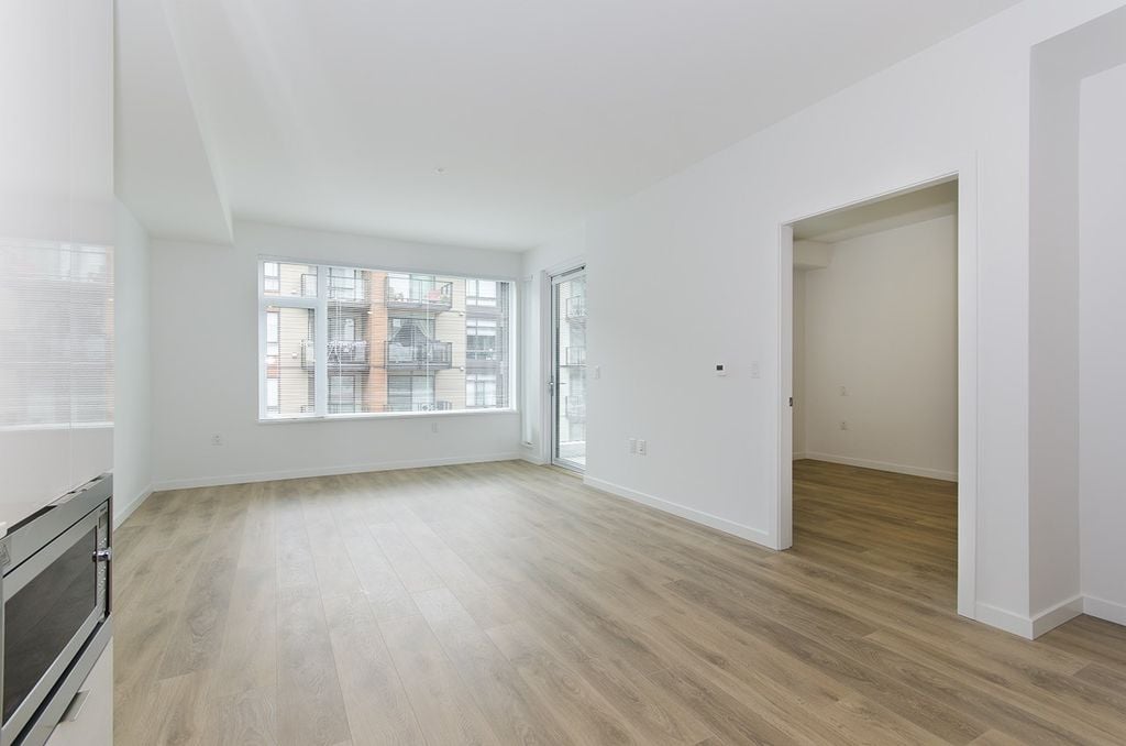 725 Marine Dr, #206