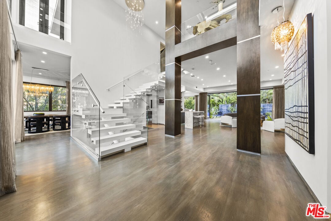  9586 Shirley Ln