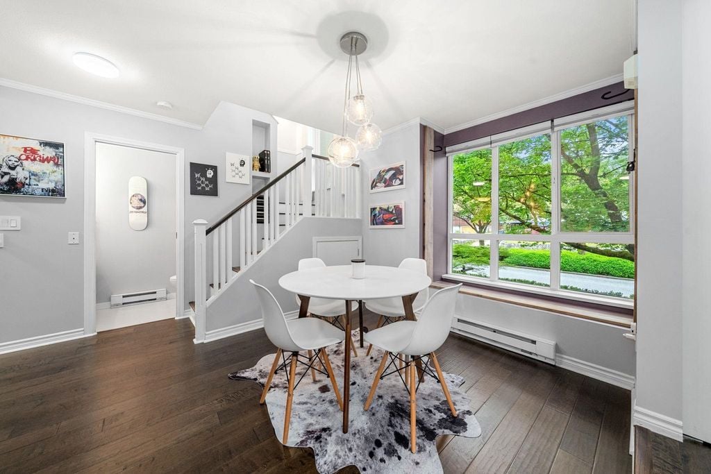 995 Lynn Valley Rd, #3