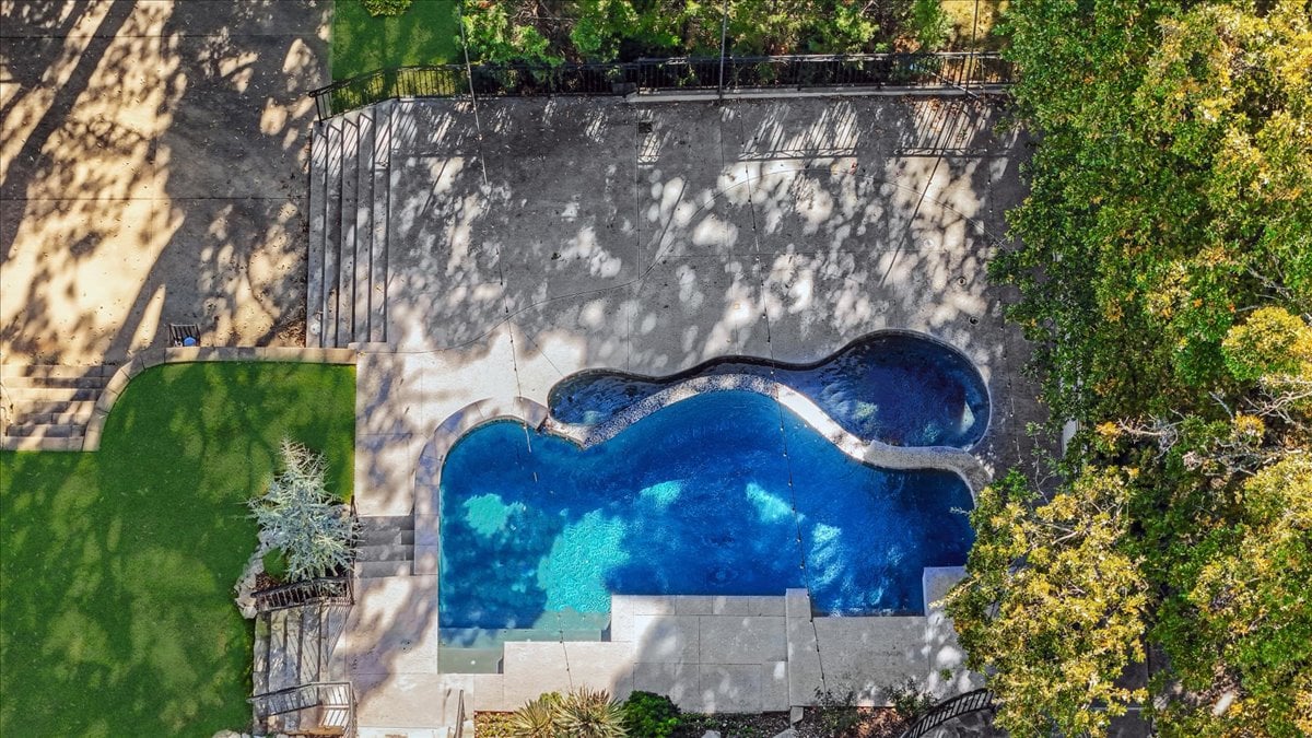 Luxury Living in Bixby, Oklahoma: A Premier Estate in Devonshire at Graystone Represented by Philip Shain of The Agency Tulsa - Wyatt Poindexter - The Agency