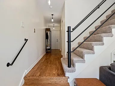 849 W Buckingham Place Unit: G