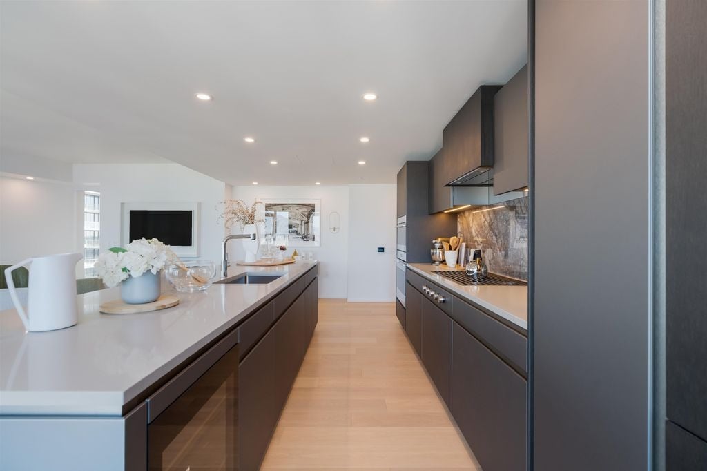 889 Pacific St, #3003