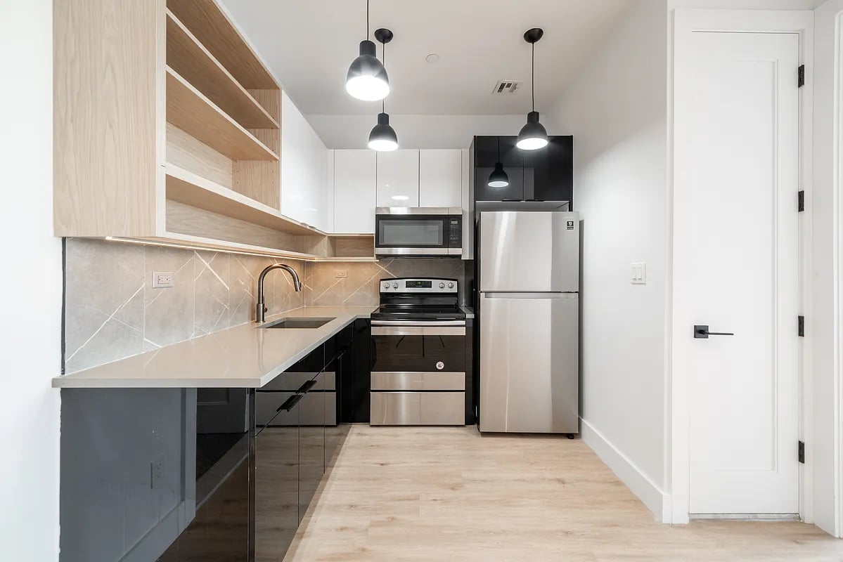 1613 Brooklyn Ave	607
