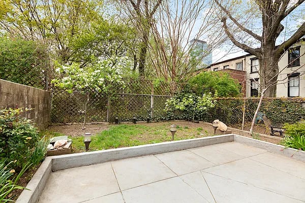 574 Carlton Avenue