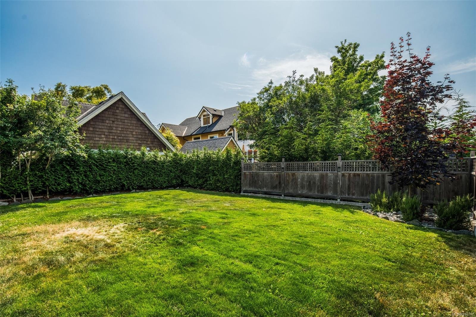 106 Moss St
