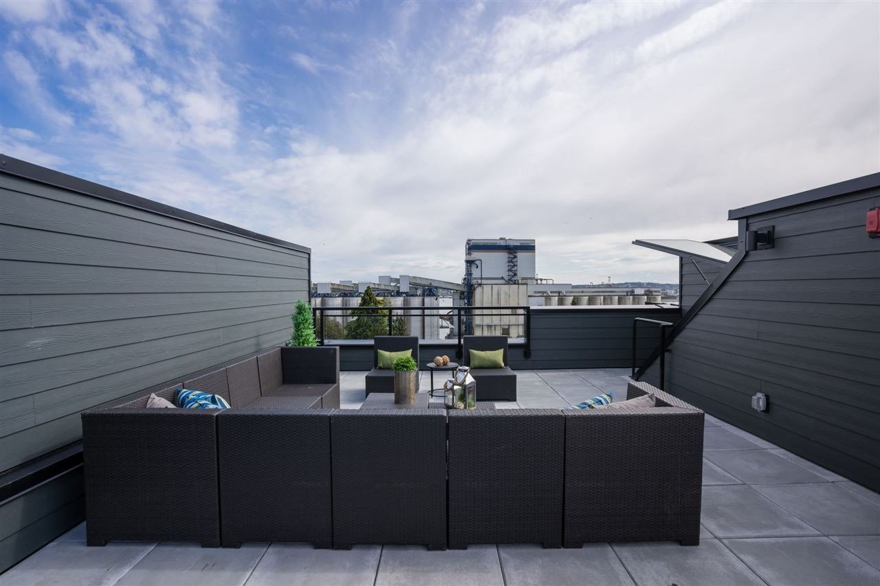 525 E 2nd St, #422