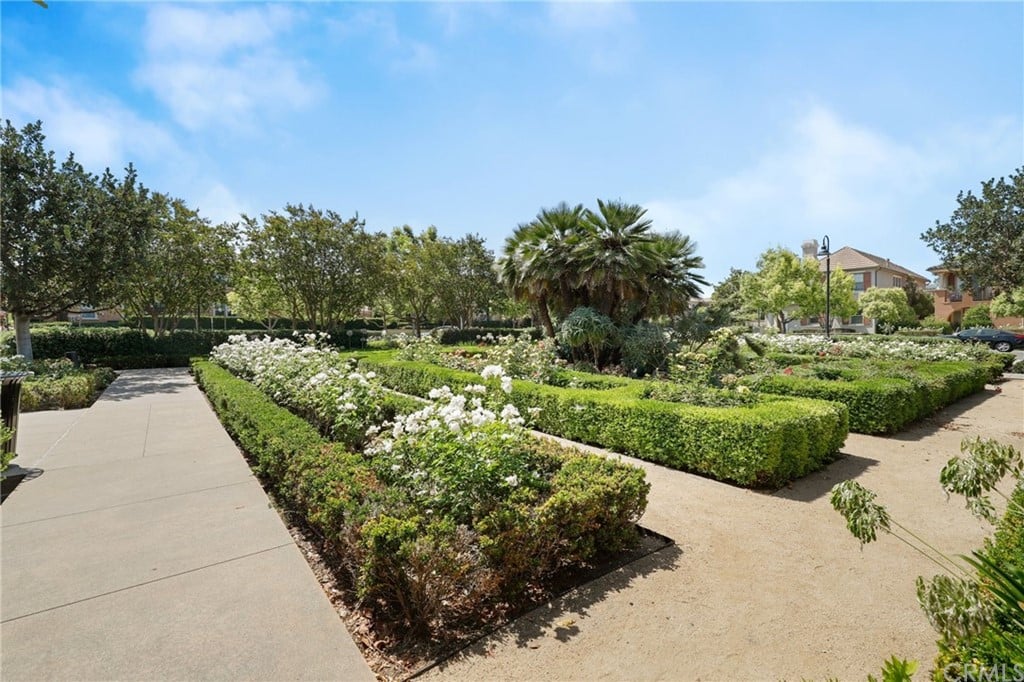 171 Great Lawn