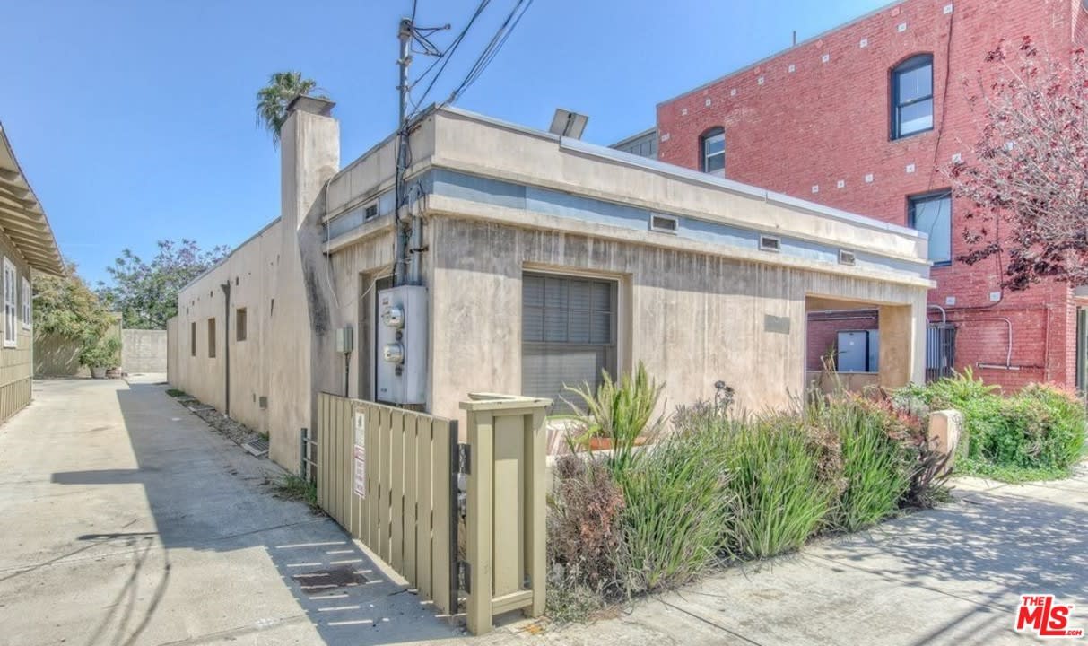 208 Bicknell Ave