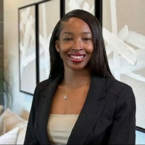 Candis Tyrrell Sacramento, CA Real Estate Agent Headshot