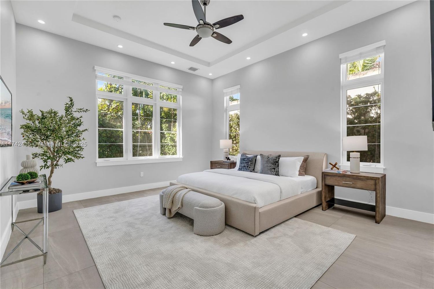 3002 Coconut Grove Dr