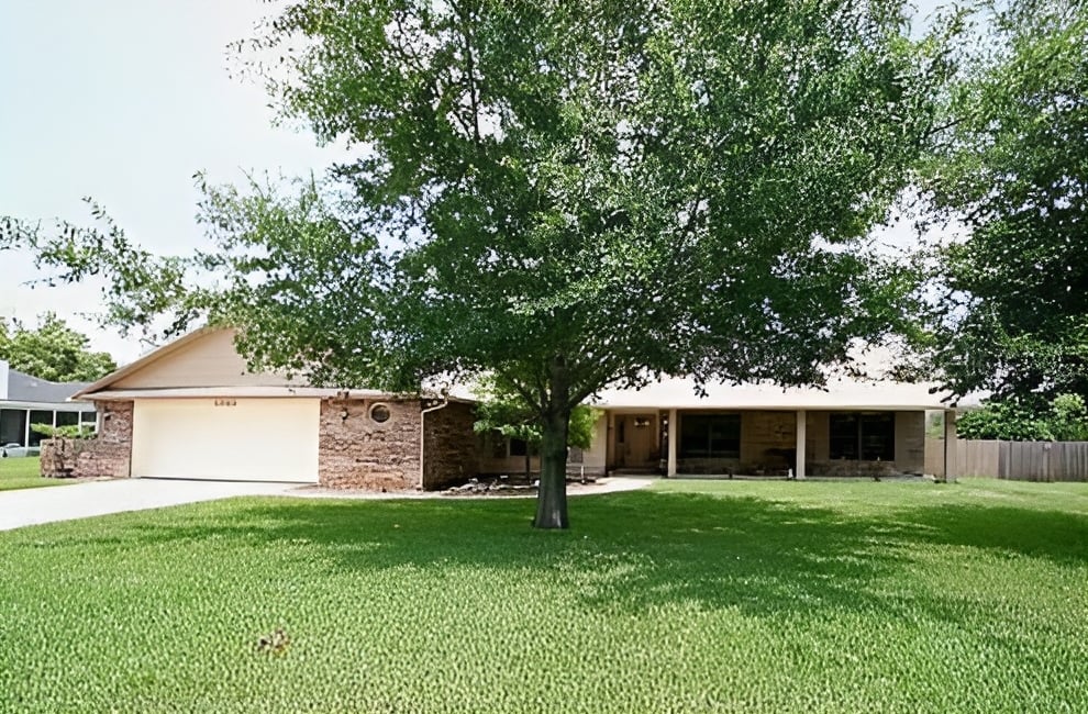 3963 Lake Mira Ct