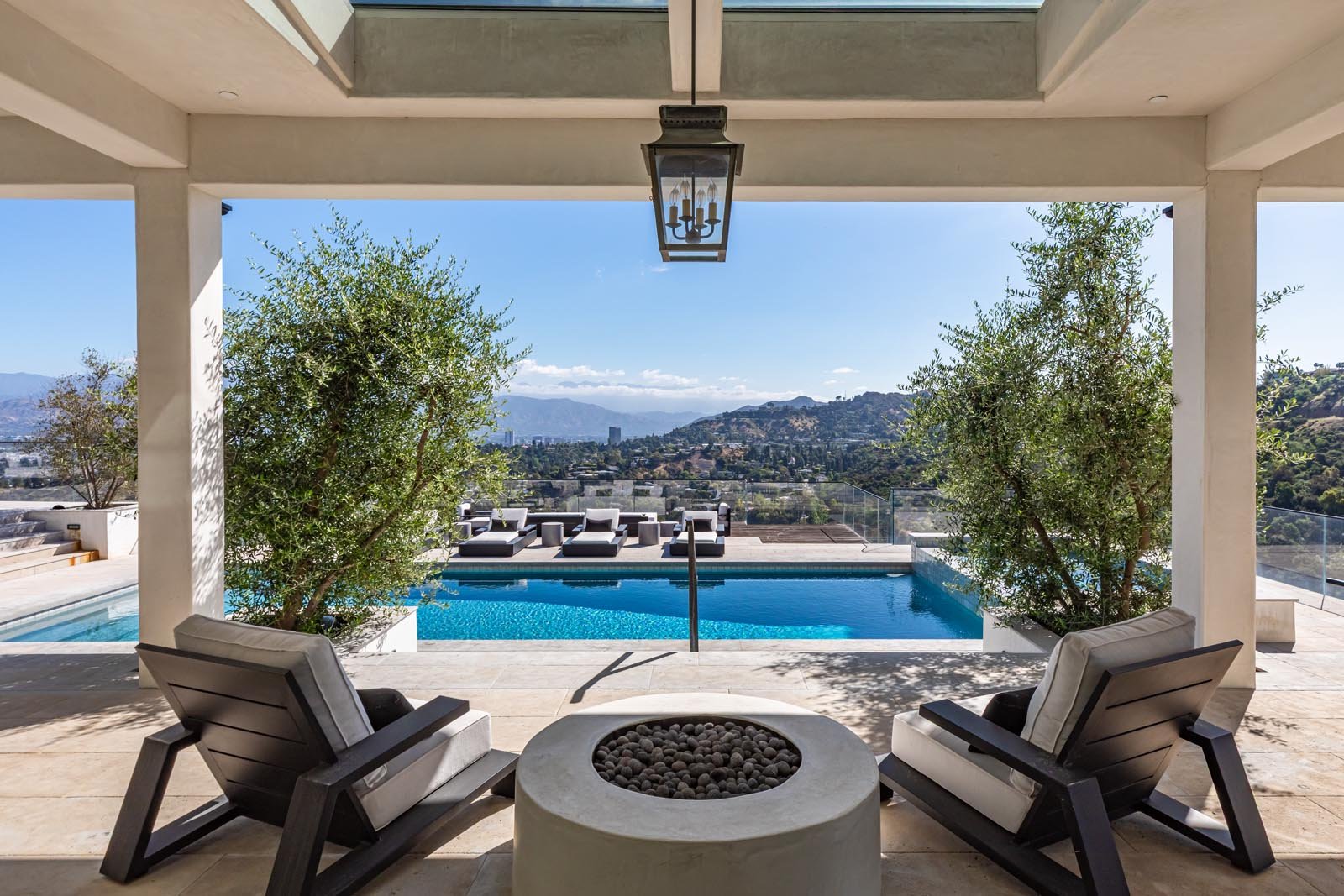 11951 Pinnacle Pl, Beverly Hills