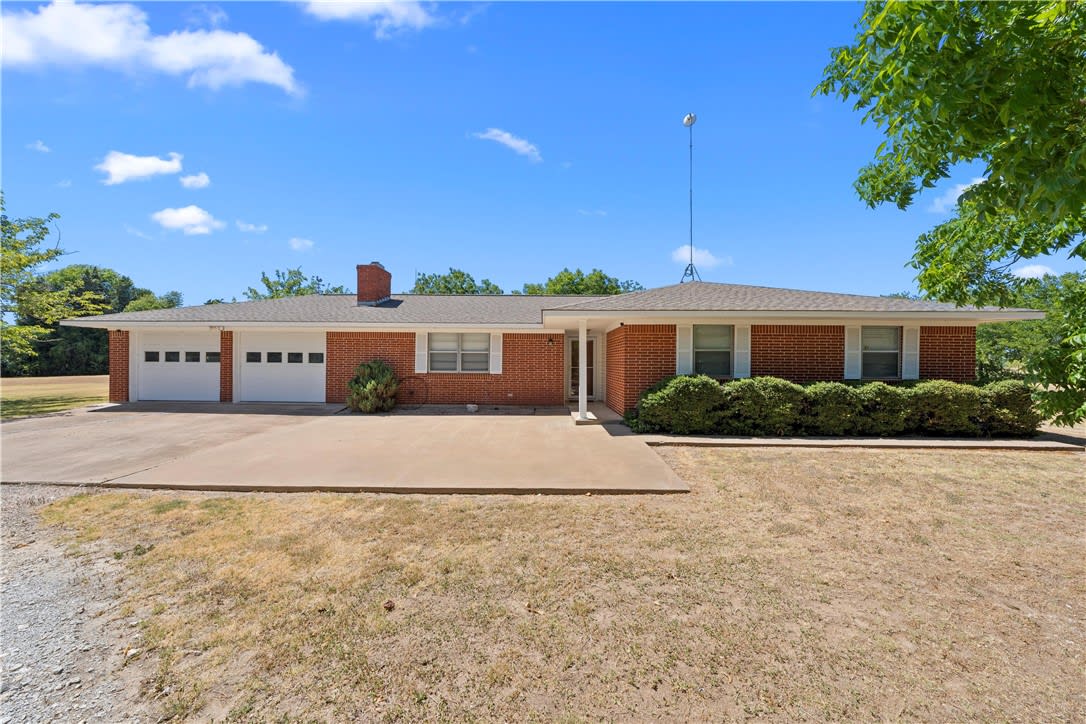2613 Bluhm Rd